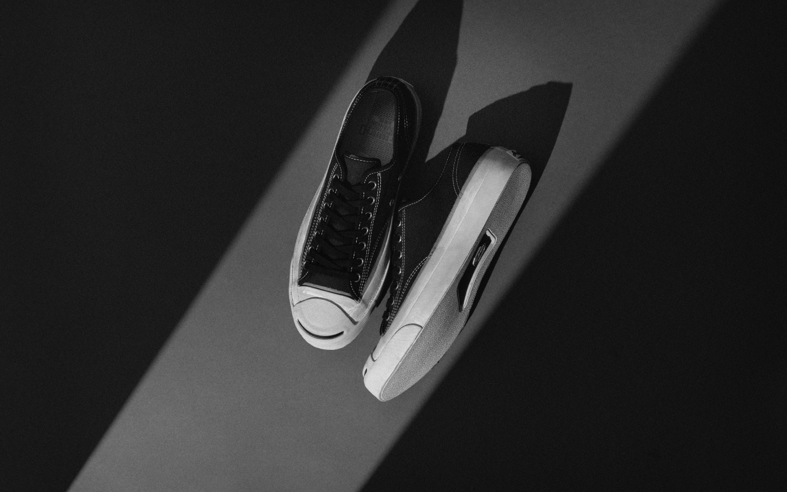 CONVERSE ADDICT〉伝統的な黒染めを施した50足限定モデル発売