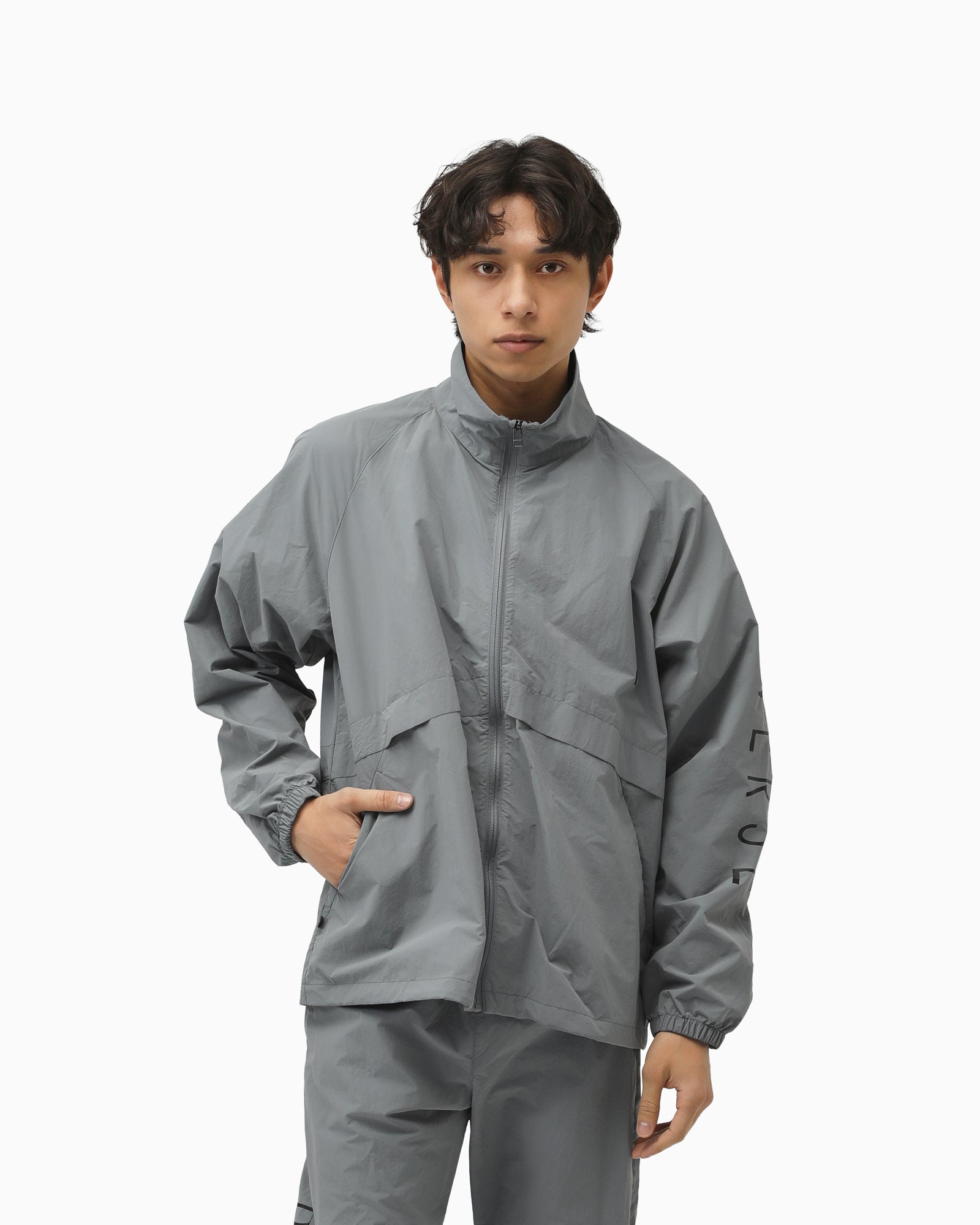 CV WOVEN JACKET MENS (グレー)– コンバース オンライン
