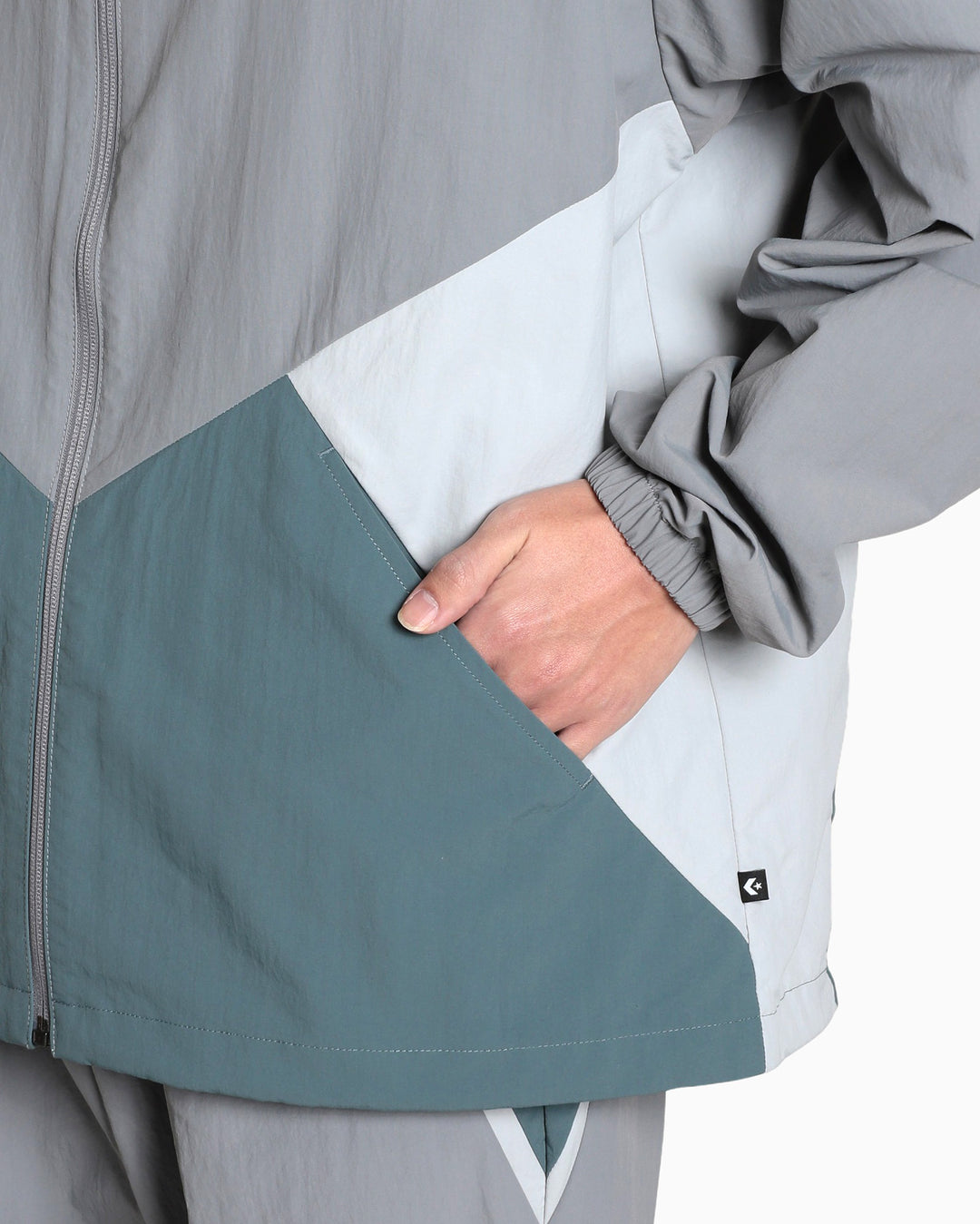 COLOR BLOCK WOVEN JACKET (グレーマルチ)– コンバース