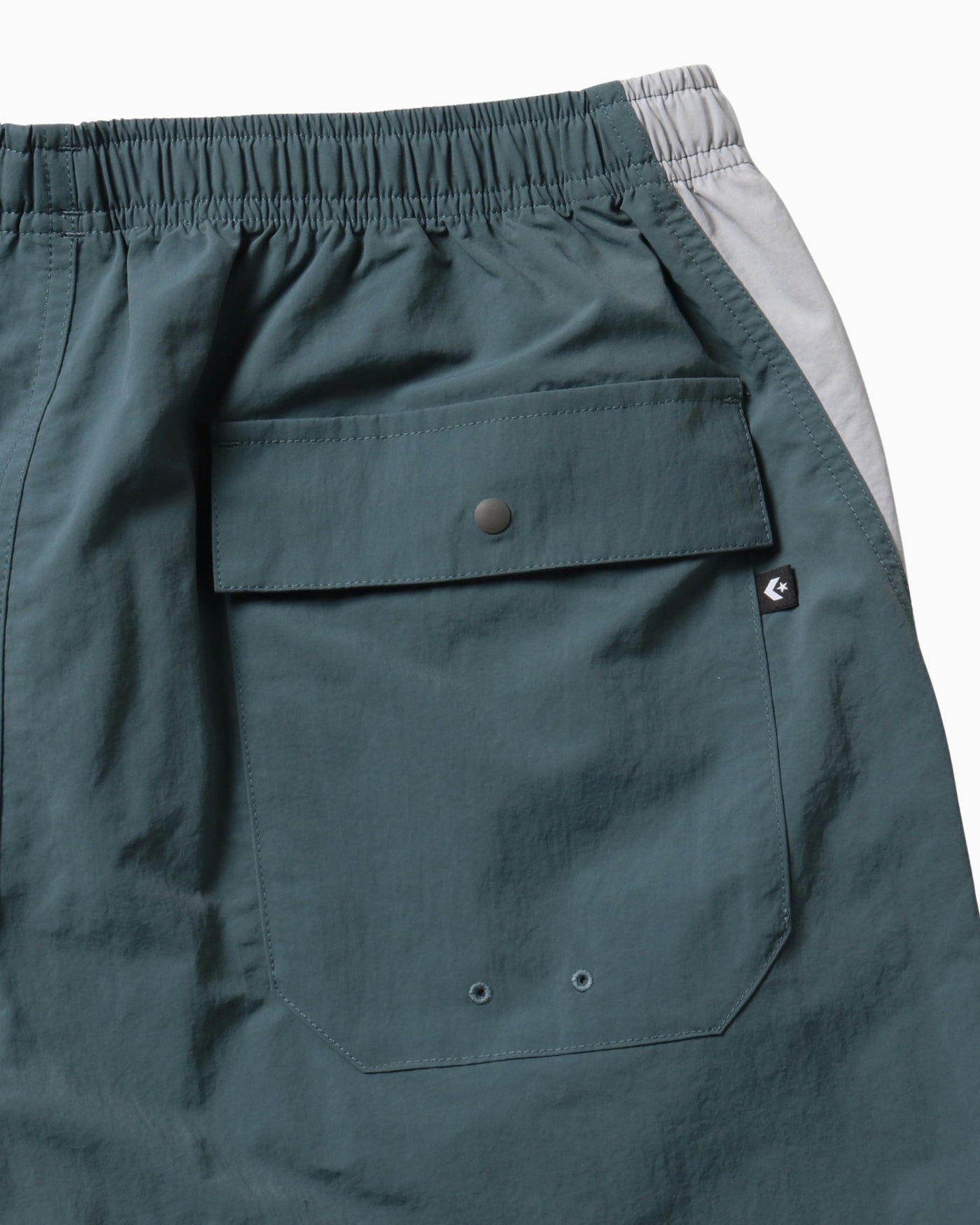 COLOR BLOCK WOVEN SHORTS
