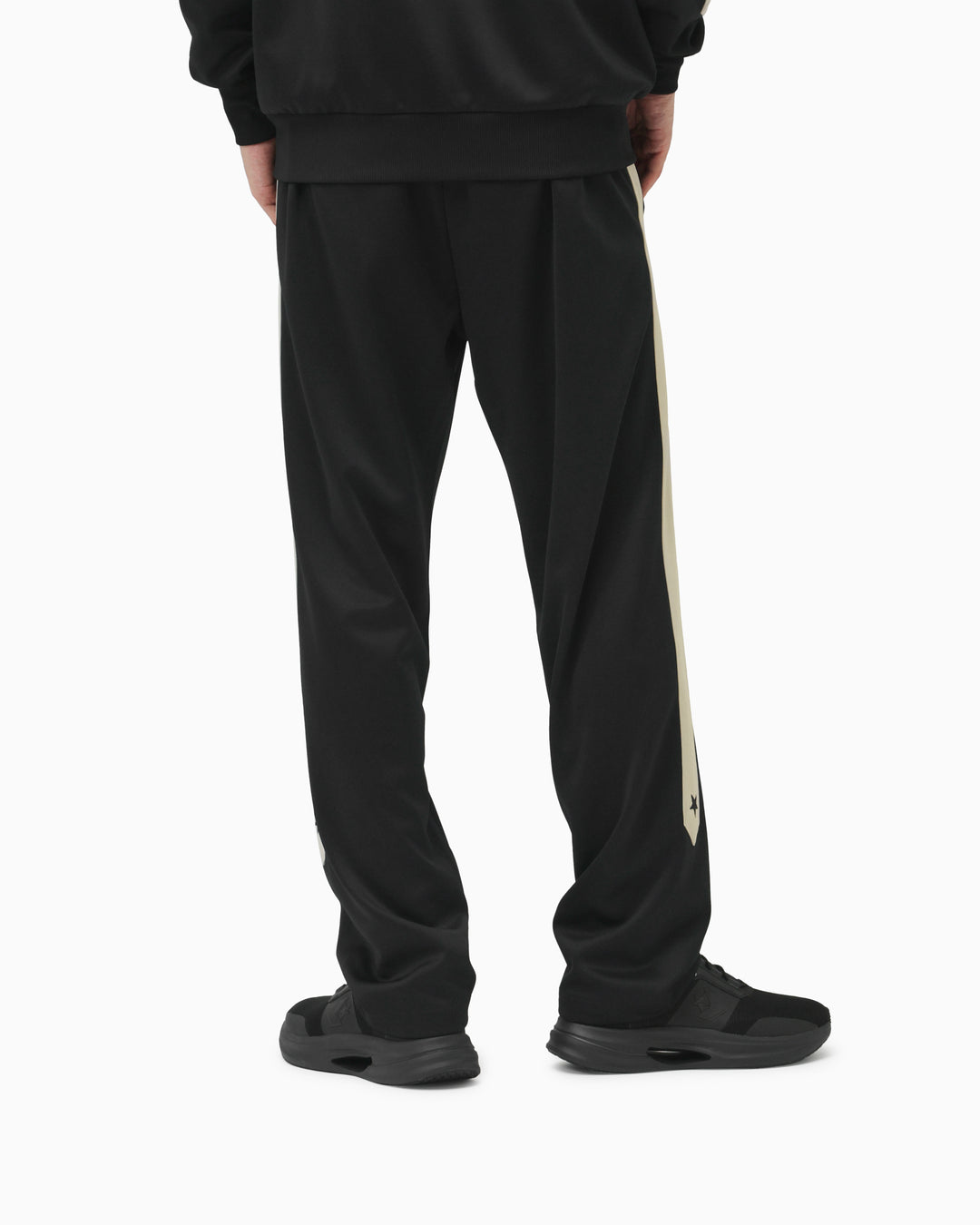 ■送料無料■メンズ4点セット■FLOW■154/27■Wキャンバー■W-BOA■ CS LINE TRACK PANTS MENS (ブラック)– コンバース オンライン