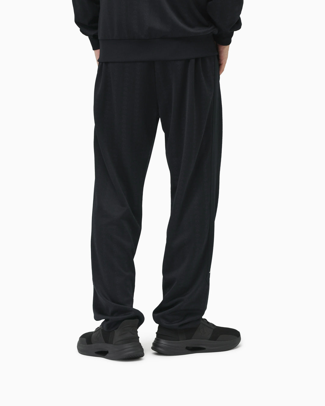 JQ CS LINE TRACK PANTS MENS (ブラック)– コンバース オンライン