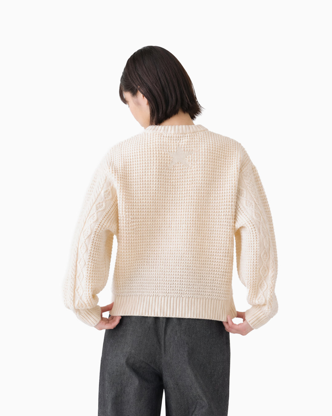 SYNTHETIC KNIT TOP L (アイボリー)– コンバース オンライン ショップ