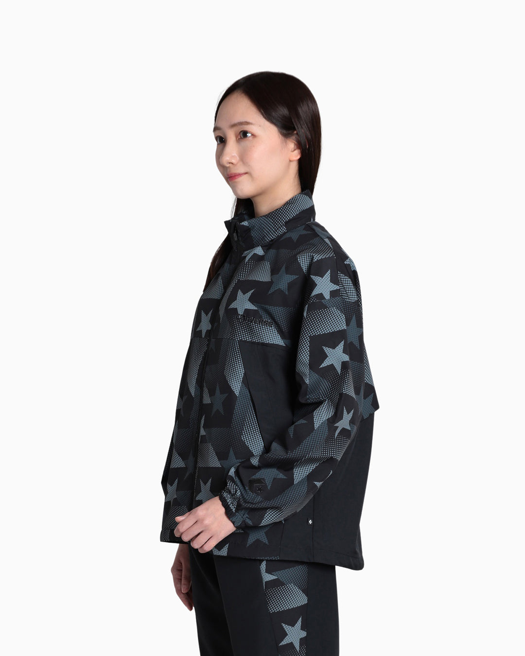 HOODED SP WOVEN JACKET W (ブラック)– コンバース オンライン