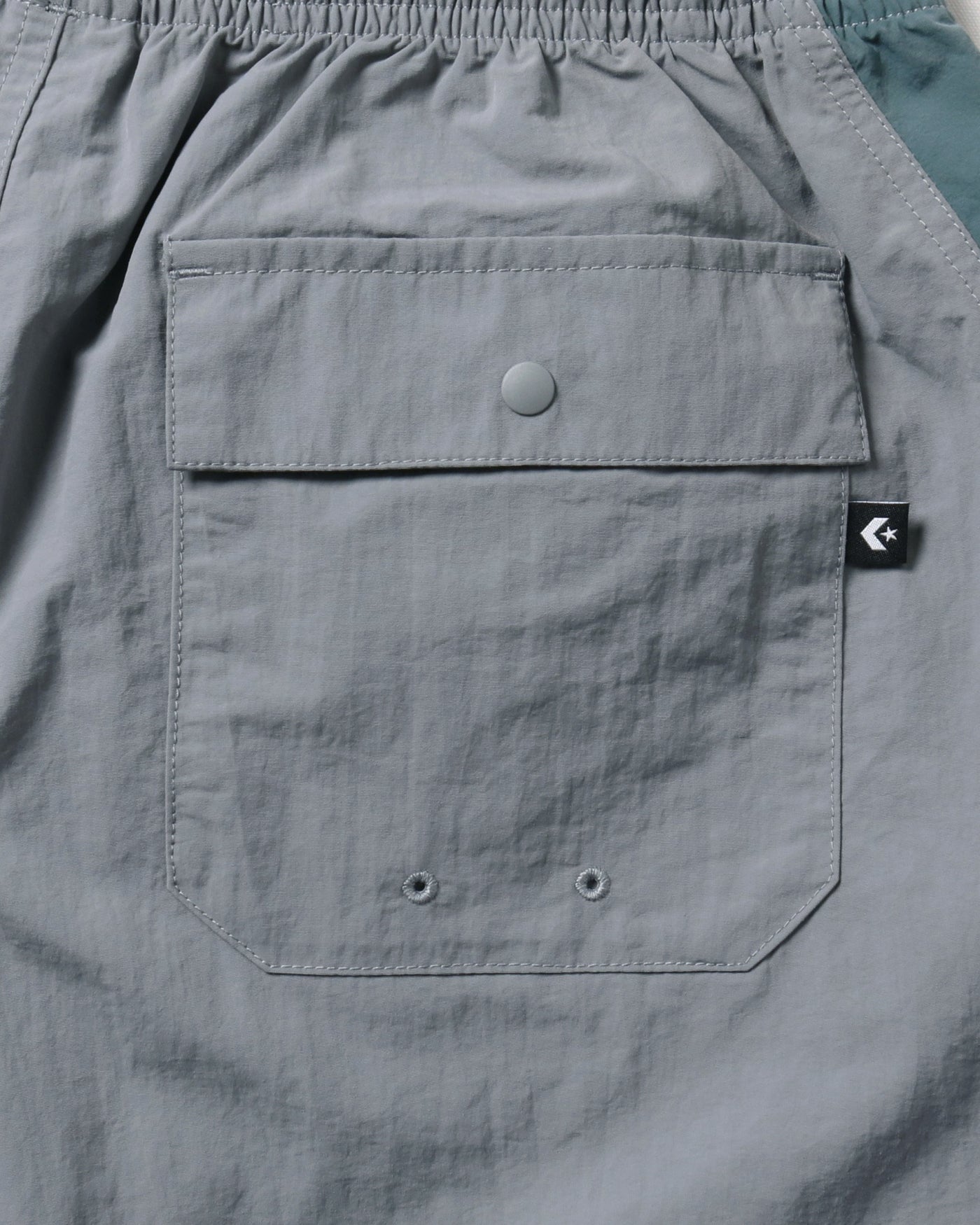 COLOR BLOCK WOVEN SHORTS