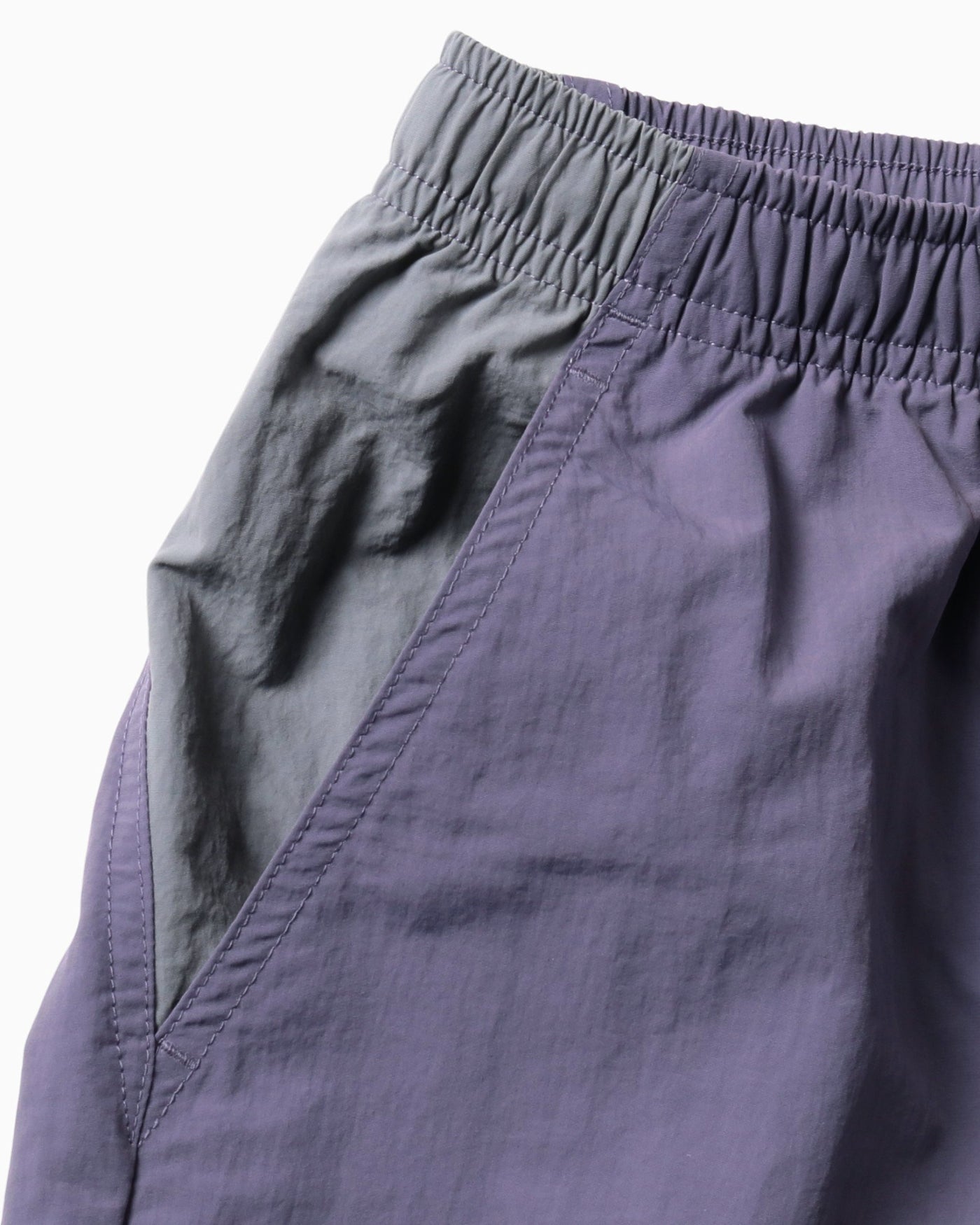 COLOR BLOCK WOVEN SHORTS