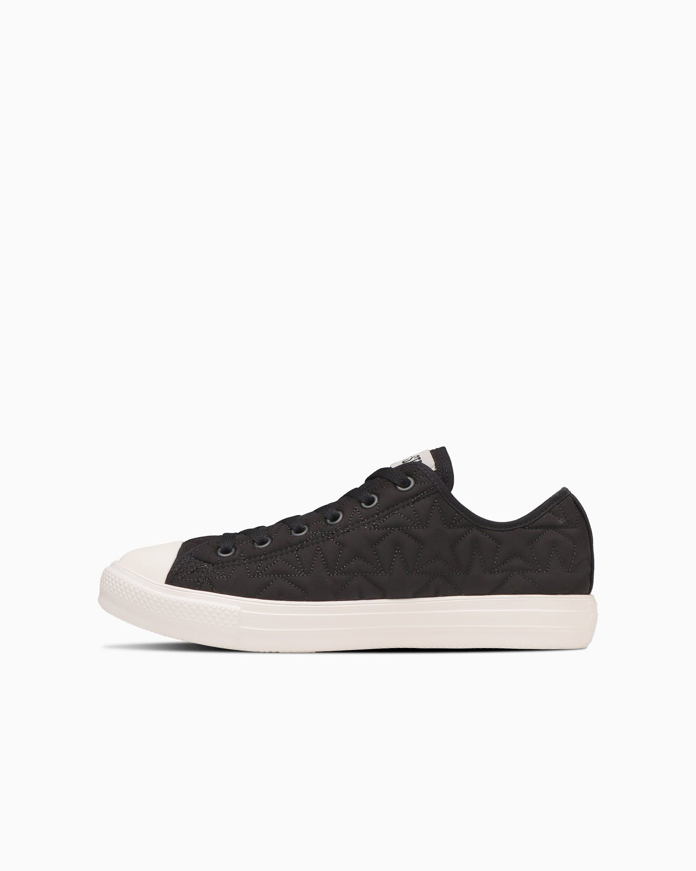 Black quilted lightweight sneakers